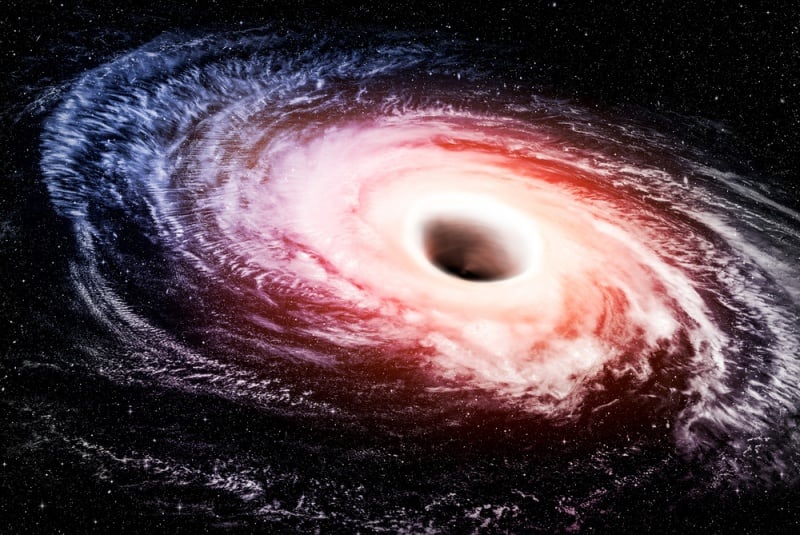 El enorme agujero negro que devora un sol cada día